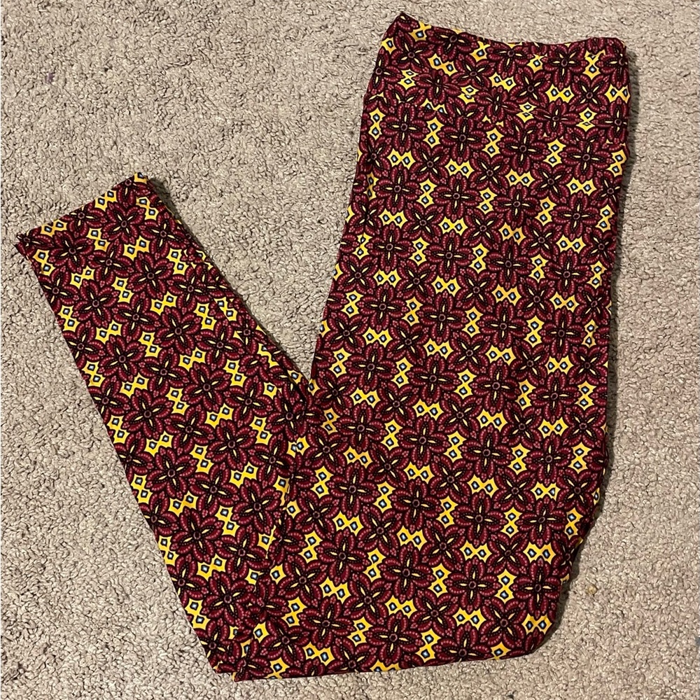 ‼️🎉Reasonable Offers Accepted🎉‼️LuLaRoe Tall & Curvy Leggings.